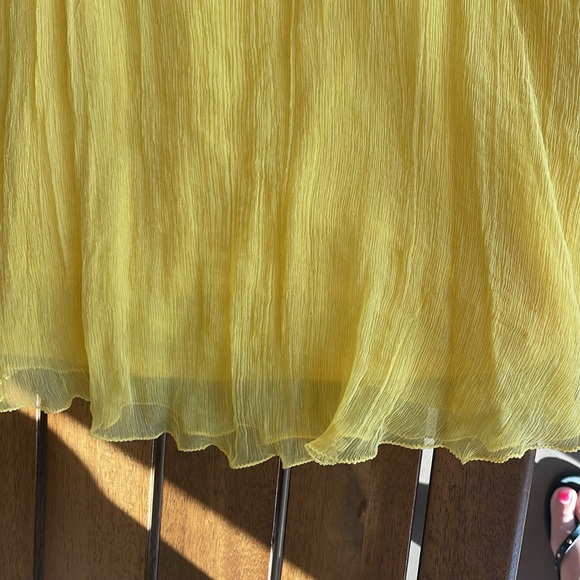 LIKE NEW Studio M Sleeveless Top - Picture 11 of 11